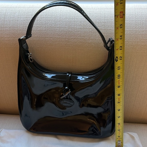 Longchamp patent leather hobo in black - Picture 10 of 12